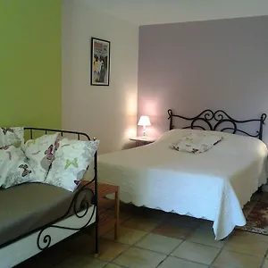 chambres-dhotes-les-douves.midi-pyreneeshotels.com/
